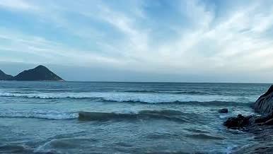 蓝色大海海浪实拍视频的预览图